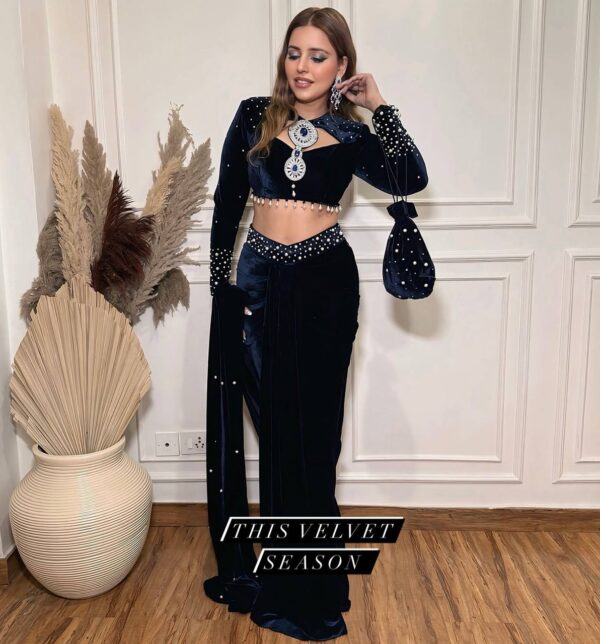 👑 Royal Velvet Pearl-Work Drape Saree Set with Designer Blouse & Batwa Bag ✨