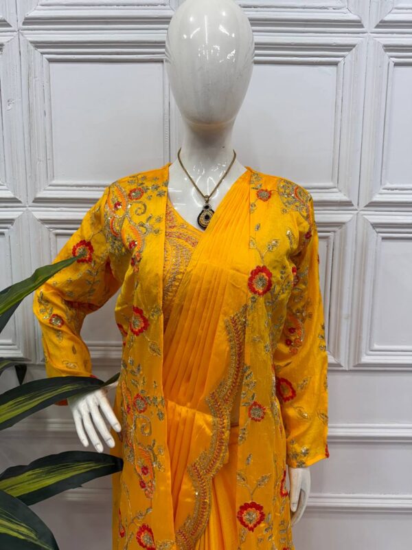 🌟 GlamVibe Indo-Western Drape Saree Set with Heavy Embroidered Koti & Blouse ✨🥻