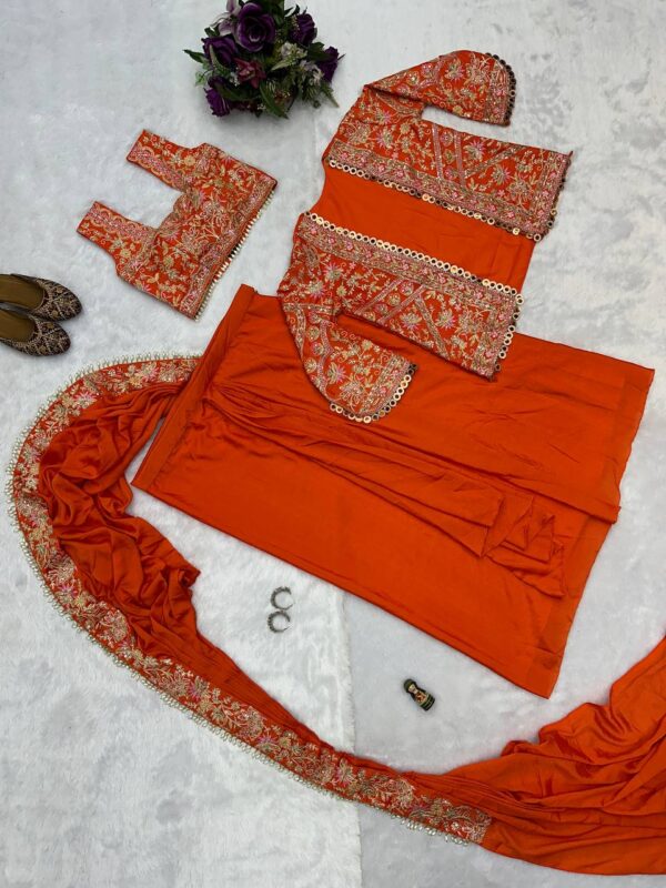 🛍️ Royal Drape Charm – Indo-Western Embroidered Koti Saree Set ✨👑