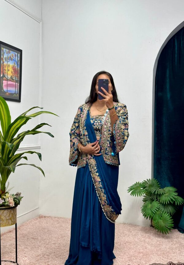 🛍️ Royal Drape Charm – Indo-Western Embroidered Koti Saree Set ✨👑