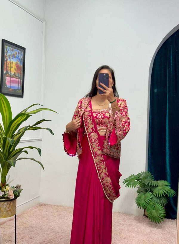 🛍️ Royal Drape Charm – Indo-Western Embroidered Koti Saree Set ✨👑